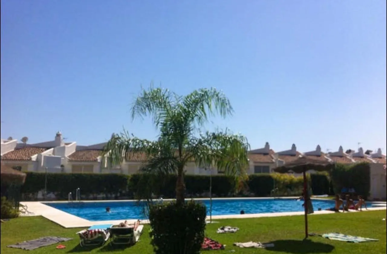 Διαμέρισμα Casa Familiar Para 8 Con Jardin, Bbq, Terraza, Piscina Y Playa Cerca Benalmádena Ισπανία